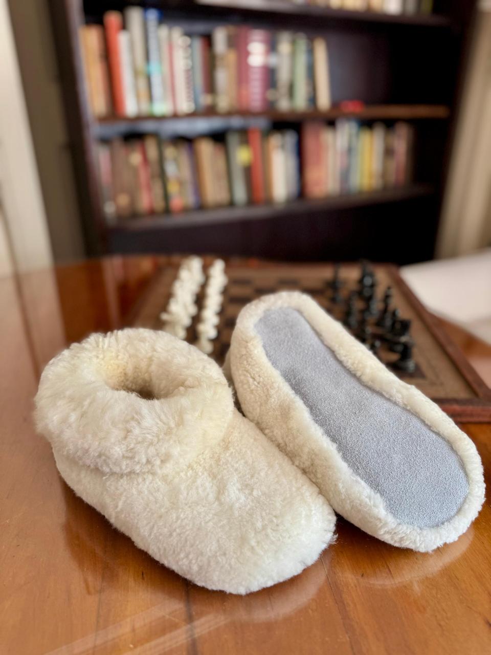 Pantufla lana de oveja blanca